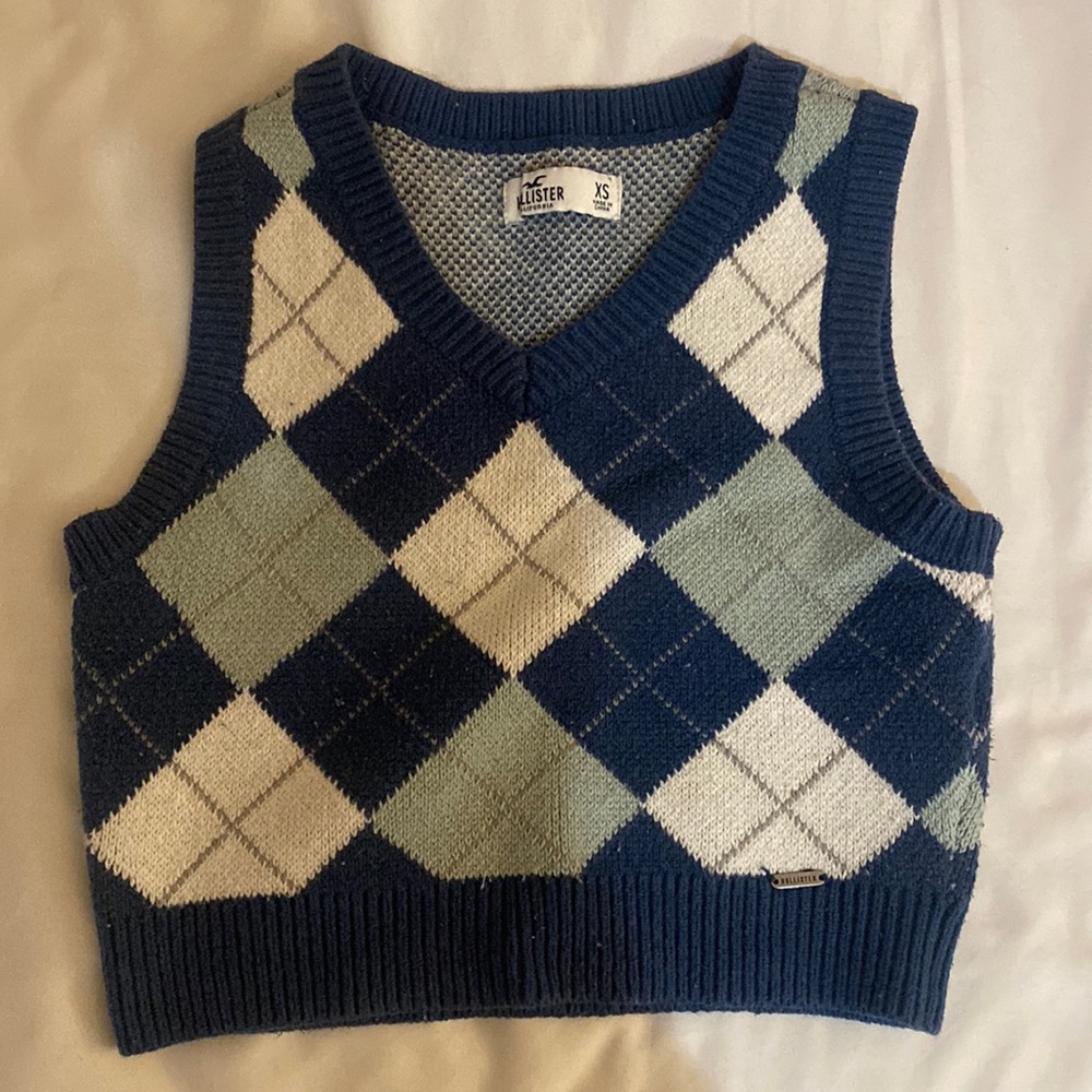 hollister cropped quilt print sweater vest